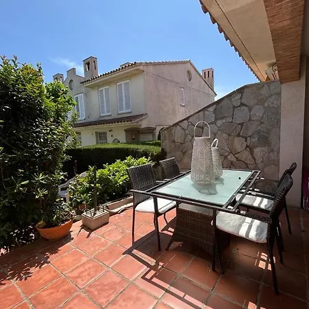 Adosado Con Piscina 4 Habitaciones, 8 Huespedes *