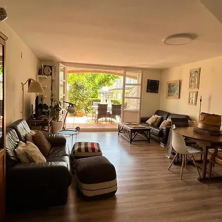 Сasa de vacaciones Adosado Con Piscina 4 Habitaciones, 8 Huespedes