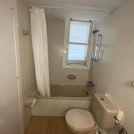 Adosado Con Piscina 4 Habitaciones, 8 Huespedes بيت للعطل كامبريلس