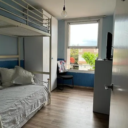 Adosado Con Piscina 4 Habitaciones, 8 Huespedes Сasa de vacaciones *