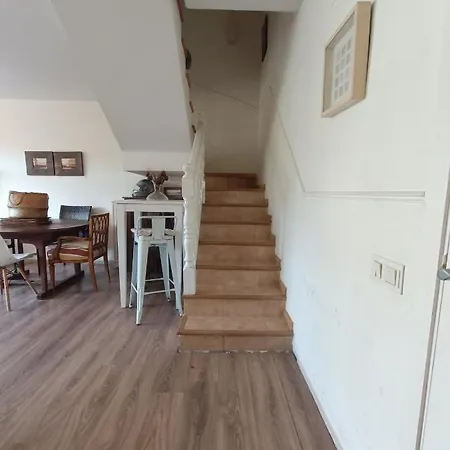 Adosado Con Piscina 4 Habitaciones, 8 Huespedes Сasa de vacaciones *
